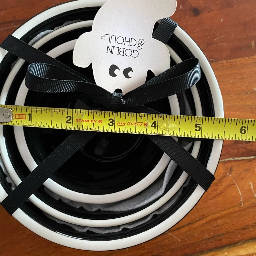 NWT ‎ 3 Striped Black and White Striped Ghost Halloween Bowls